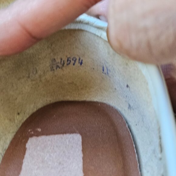 Easy Spirit Women moccasins White Leather Loafers Slip On Shoes Size 10 2A - Picture 15 of 15